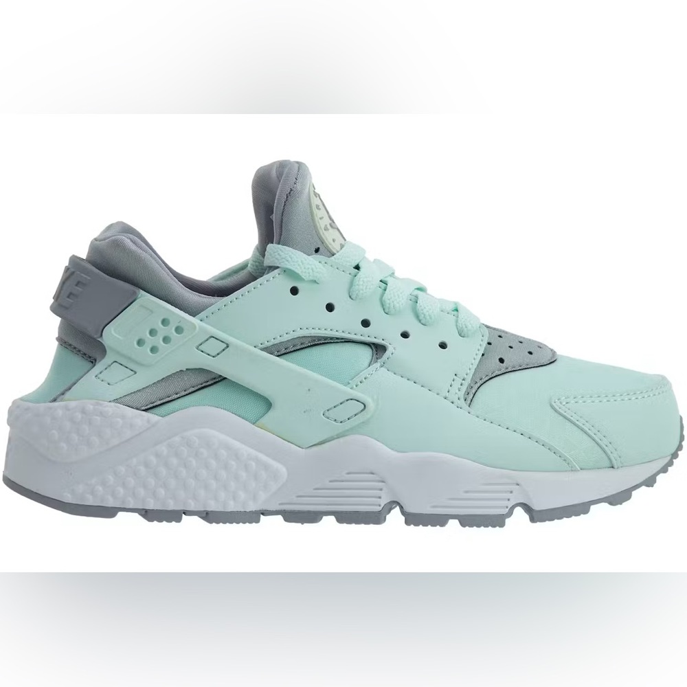 Nike Air Huarache Run
Igloo Wolf Grey-White (Women's)